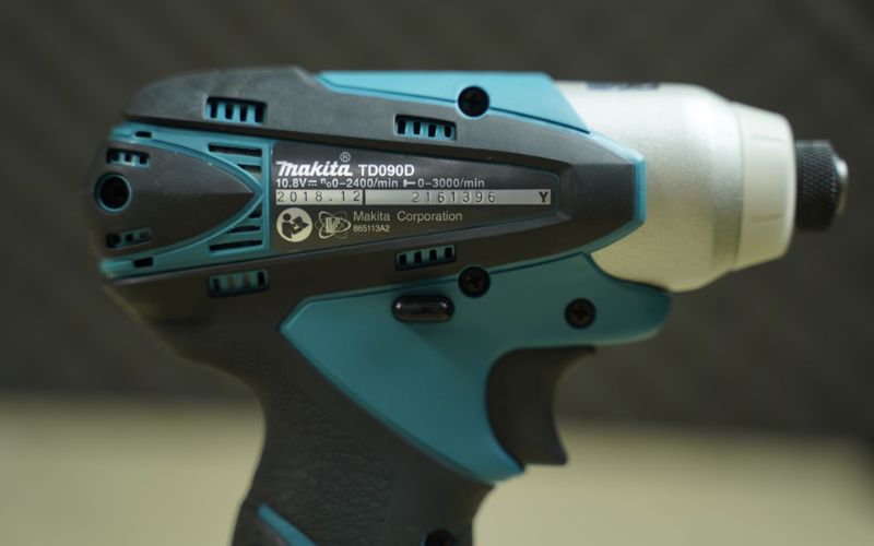 Máy bắt vít pin Makita TD090DWE 10.8V