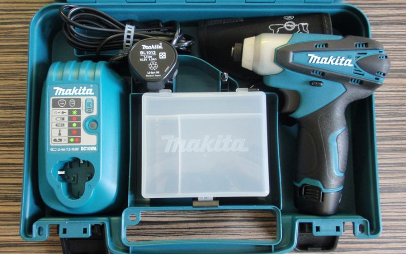 Máy bắt vít pin Makita TD090DWE 10.8V