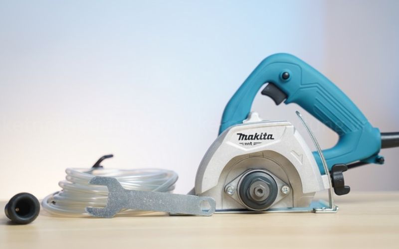 Máy cắt gạch, đá Makita M4100B