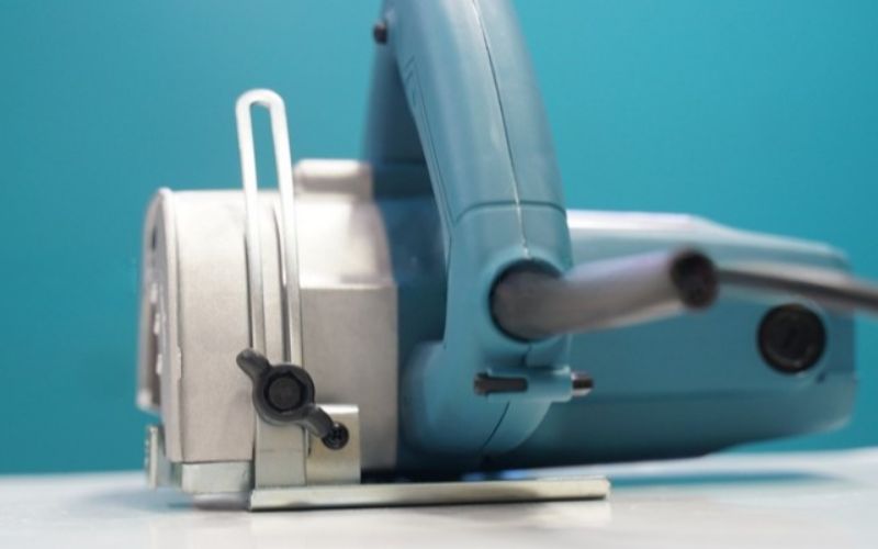 Máy cắt gạch, đá Makita M4101B