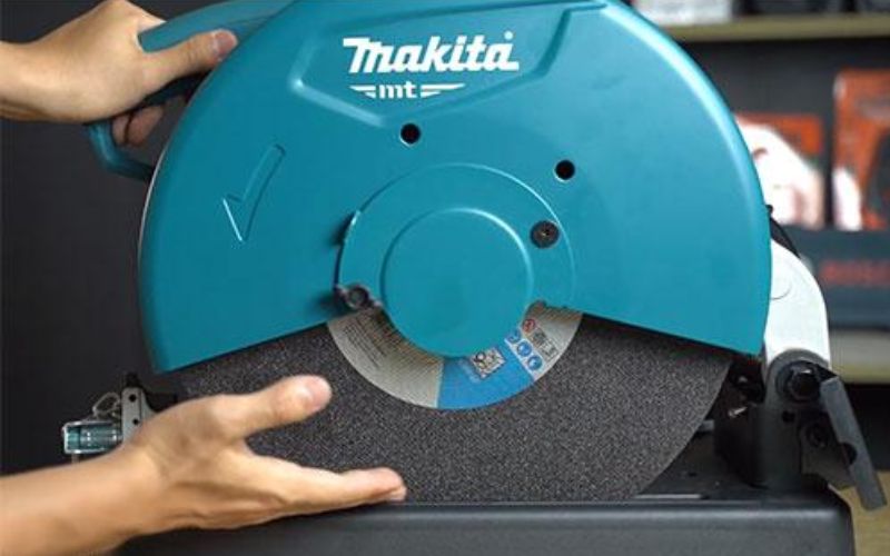 Máy cắt sắt bàn Makita M2400B