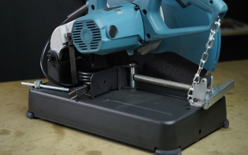 Máy cắt sắt bàn Makita M2401B