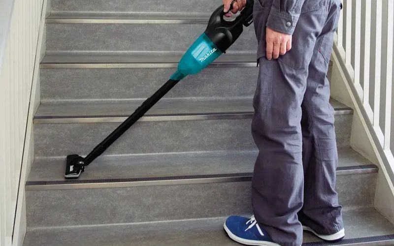 Máy hút bụi dùng pin Makita DCL180ZB