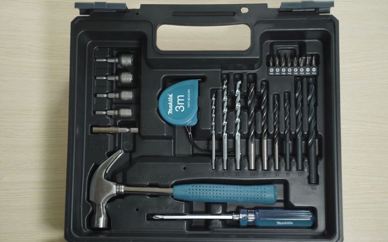 Máy khoan búa Makita M8100KX2B (26 phụ kiện)