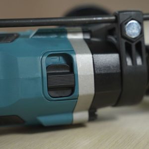 Máy khoan búa Makita M8100KX2B (26 phụ kiện)