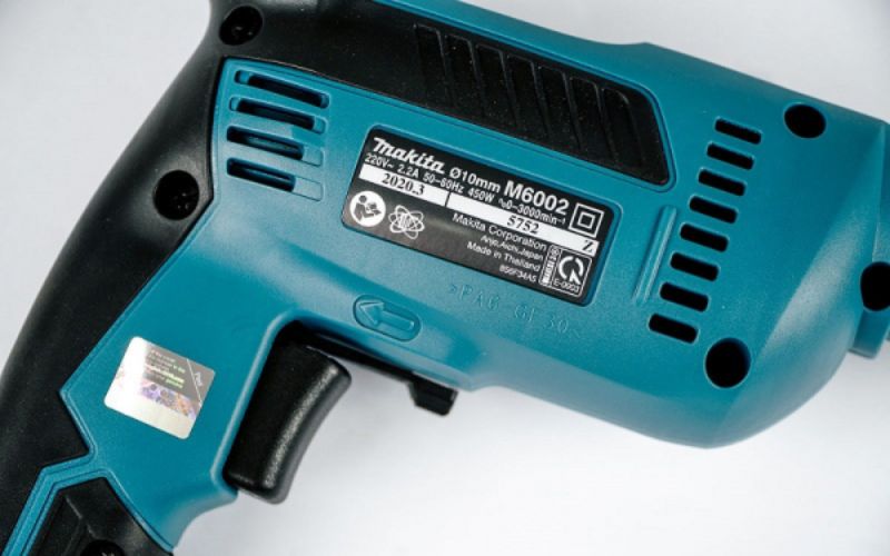 Máy khoan sắt Makita M6002B (10mm)