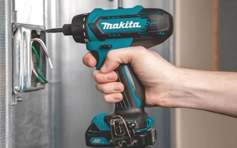 Máy khoan vặn vít dùng pin Makita DF333DSYE
