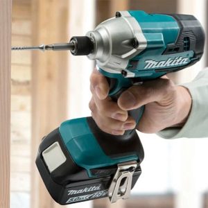 Máy vặn vít dùng pin Makita DTD156Z