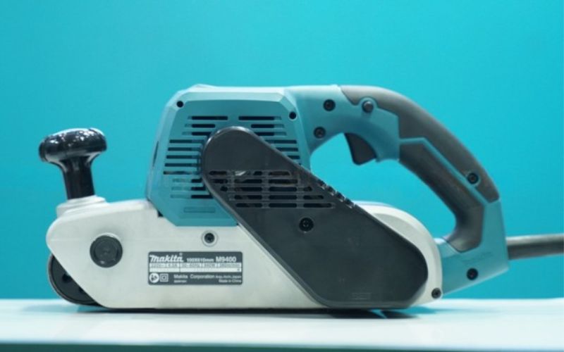 Máy chà nhám băng Makita M9400B