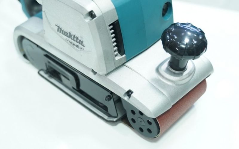 Máy chà nhám băng Makita M9400B