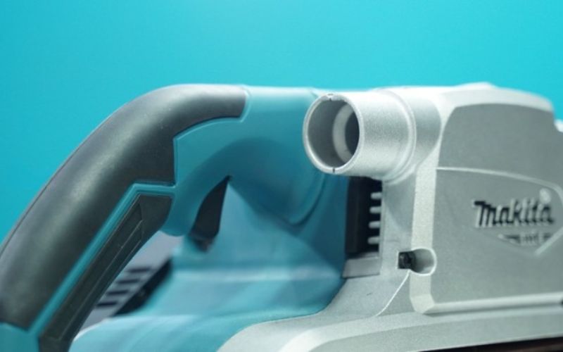 Máy chà nhám băng Makita M9400B