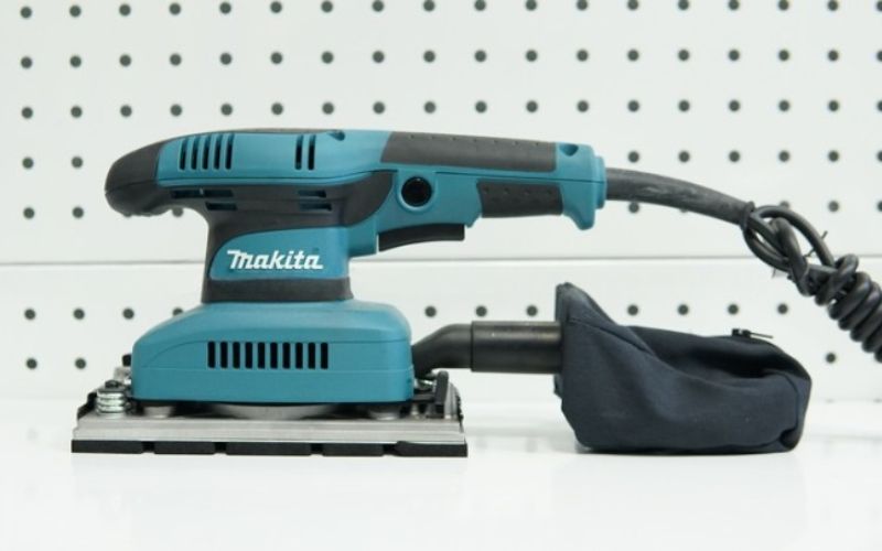 Máy chà nhám rung Makita BO3710
