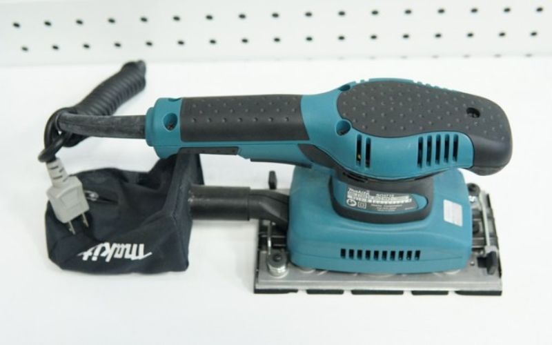 Máy chà nhám rung Makita BO3710