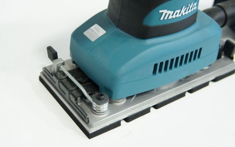 Máy chà nhám rung Makita BO3710