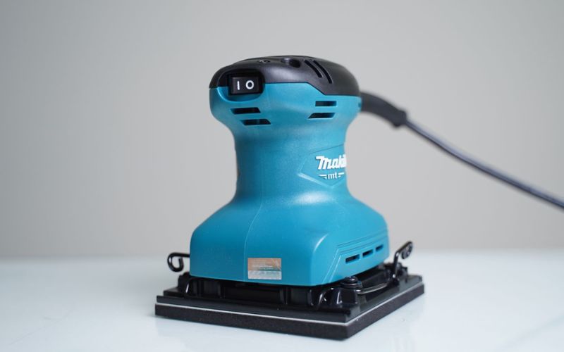 Máy chà nhám rung Makita M9200B