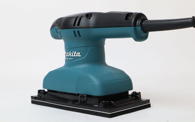 Máy chà nhám rung Makita M9201B