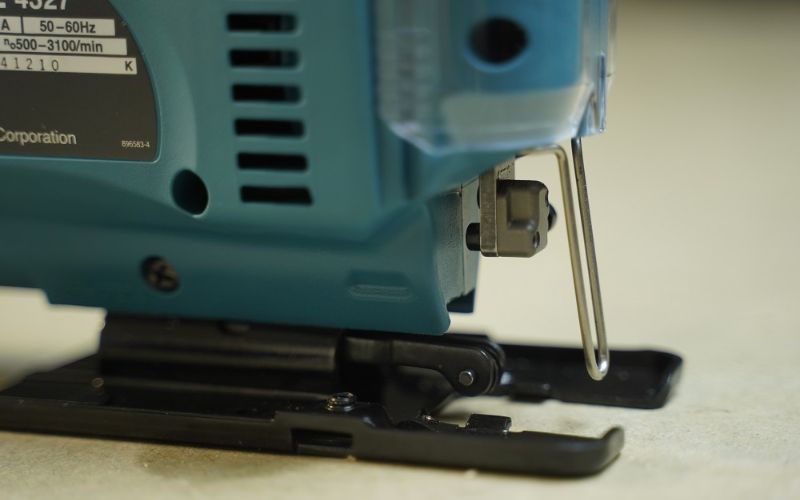 Máy cưa lọng Makita 4327