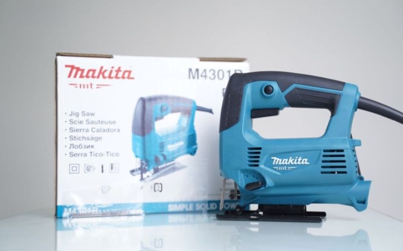 Máy cưa lọng Makita M4301B