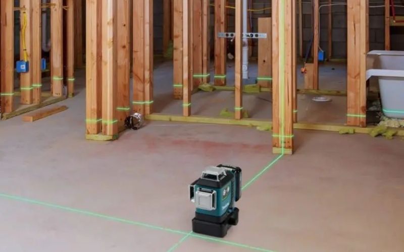 Máy cân mực laser tia xanh pin 12V Makita SK700GD