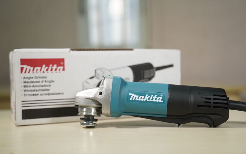 Máy mài góc Makita 9556HP