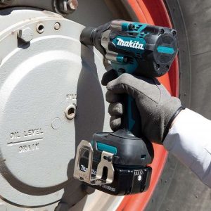 Máy siết bu lông dùng pin Makita DTW700RTJ