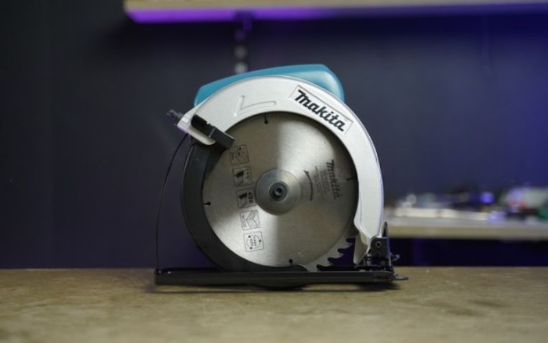 Máy cưa đĩa Makita 5806B