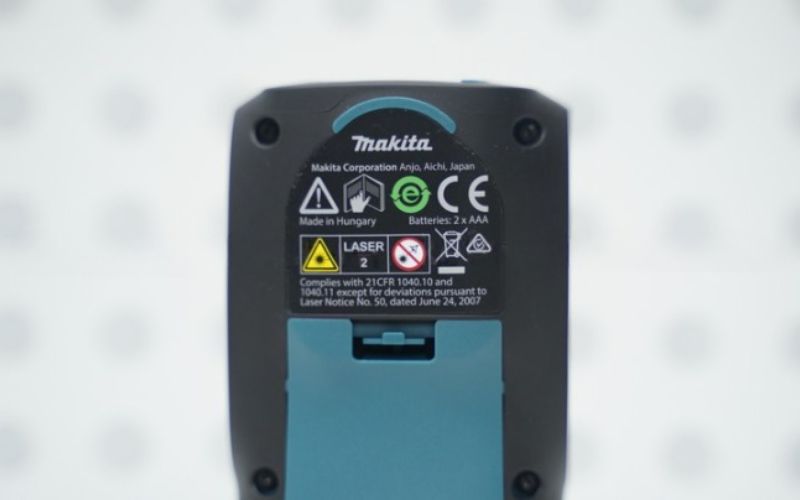 Máy đo khoảng cách laser Makita LD080P