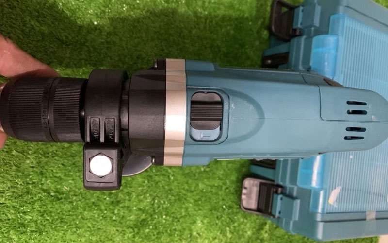 Máy khoan búa Makita HP1631