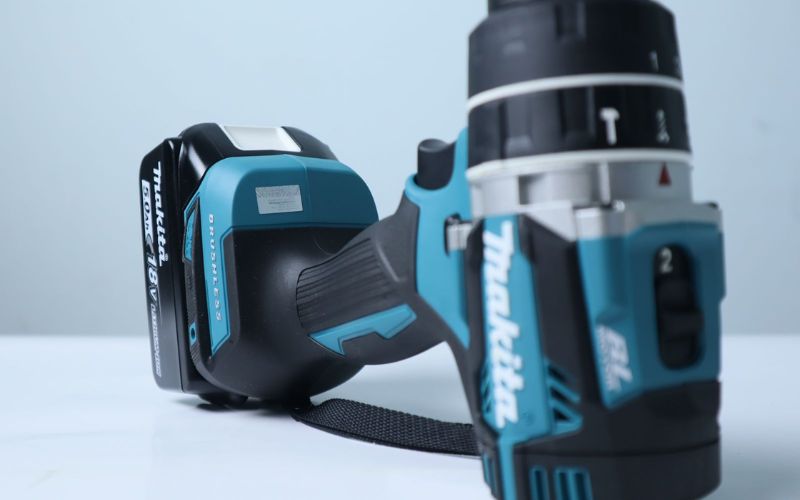 Máy khoan búa, vặn vít dùng pin Makita DHP484RTE