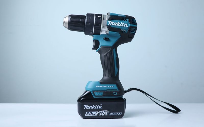 Máy khoan búa, vặn vít dùng pin Makita DHP484RTE
