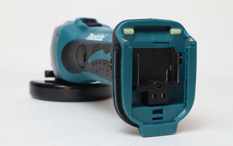 Máy mài góc dùng pin 100mm Makita DGA402Z