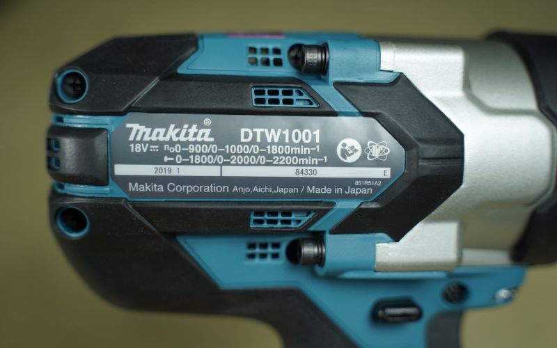 Máy siết bu lông dùng pin Makita DTW1001RTJ
